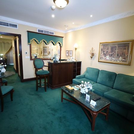 Habitat All Suites, Αλ Κομπάρ Εξωτερικό φωτογραφία Suite at the Grand Hotel