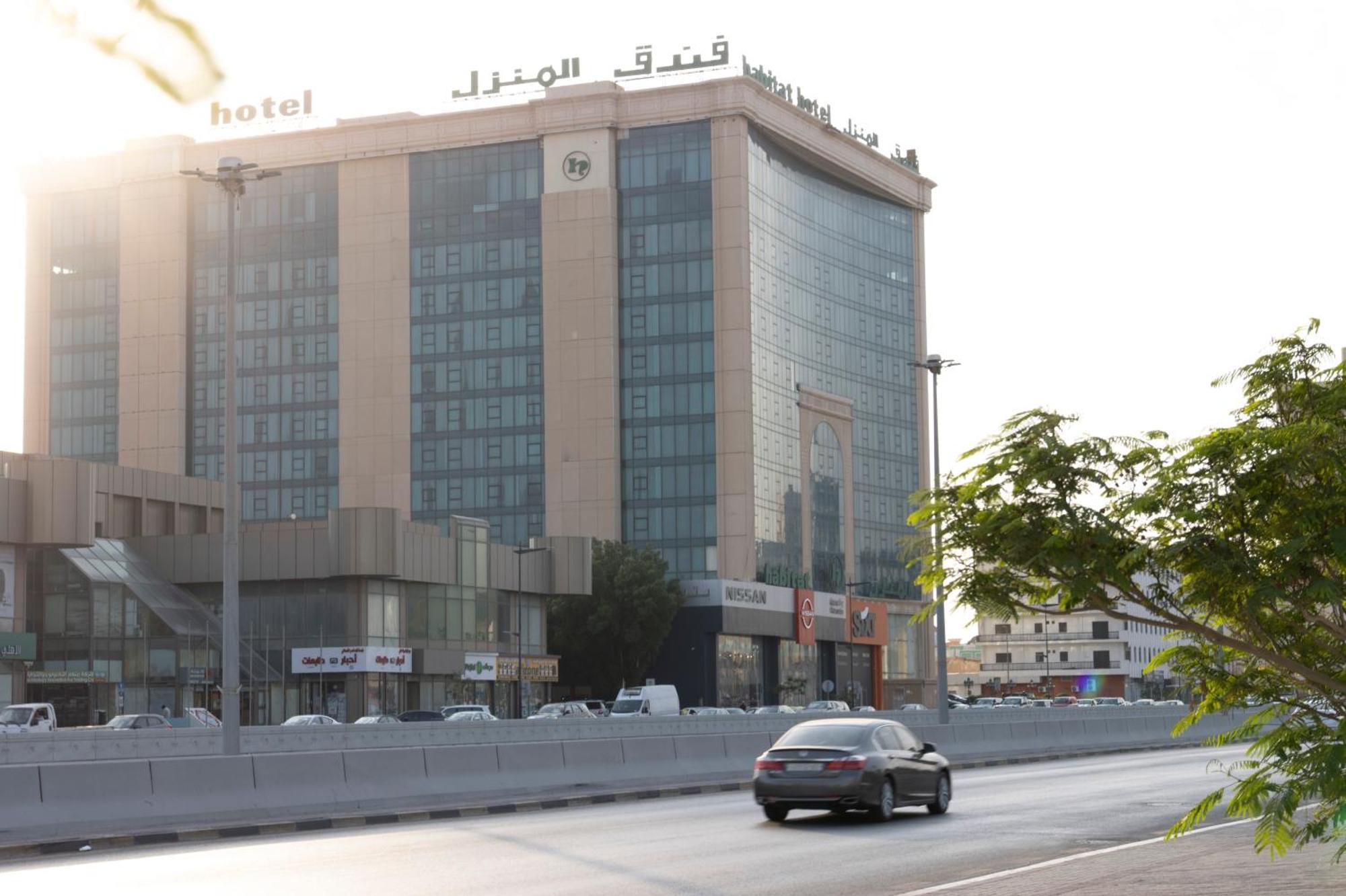 Habitat All Suites, Αλ Κομπάρ Εξωτερικό φωτογραφία The hotel in 2012
