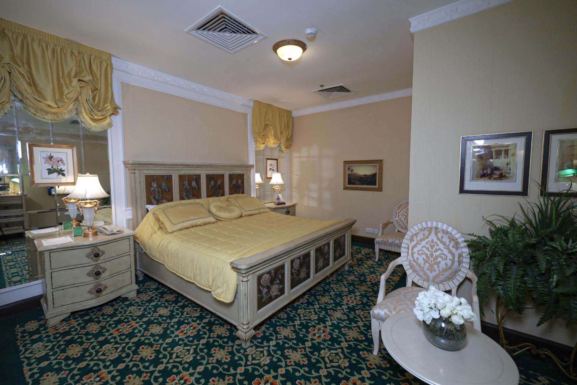 Habitat All Suites, Αλ Κομπάρ Εξωτερικό φωτογραφία A bedroom at the hotel