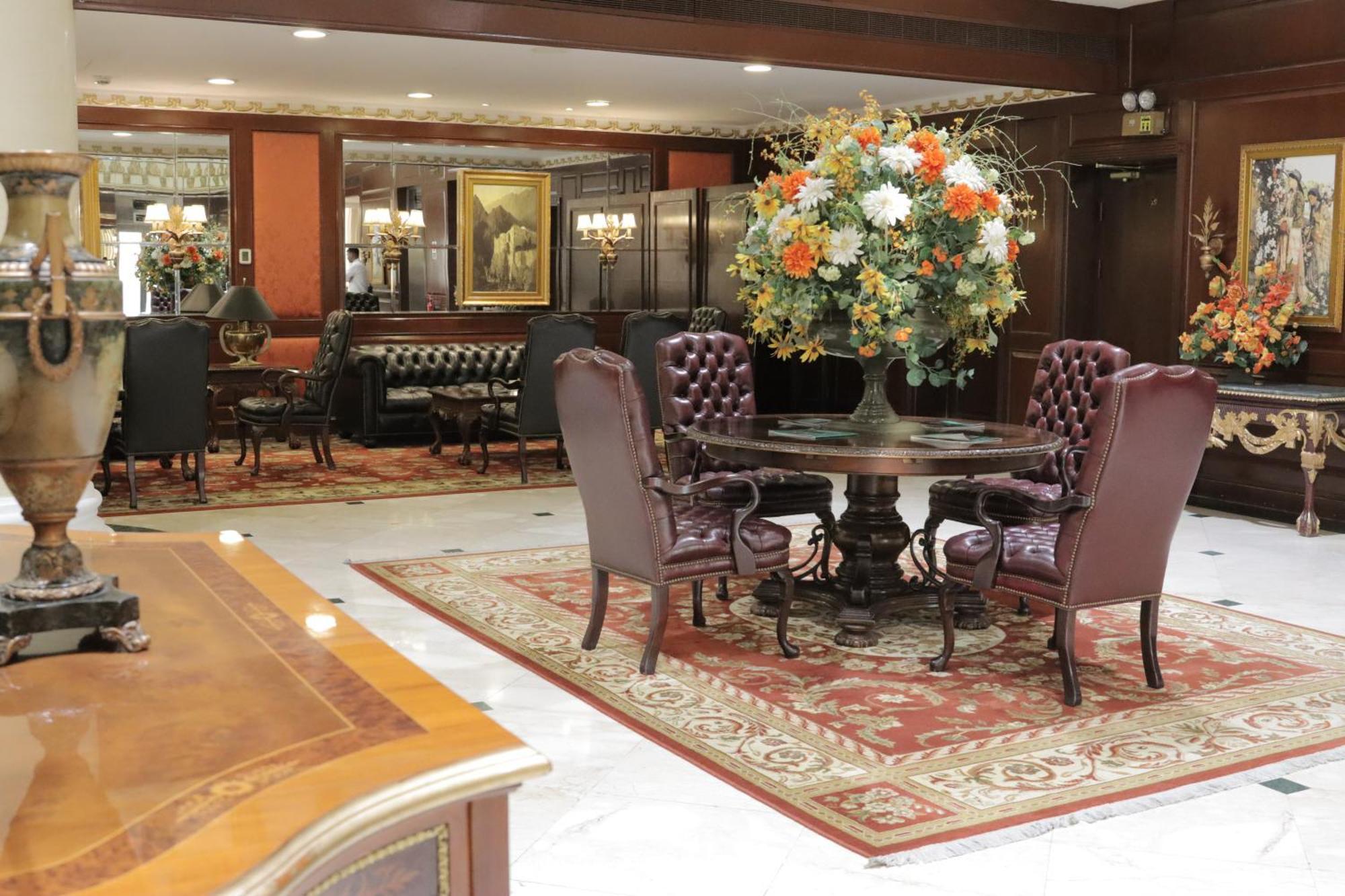 Habitat All Suites, Αλ Κομπάρ Εξωτερικό φωτογραφία Lobby