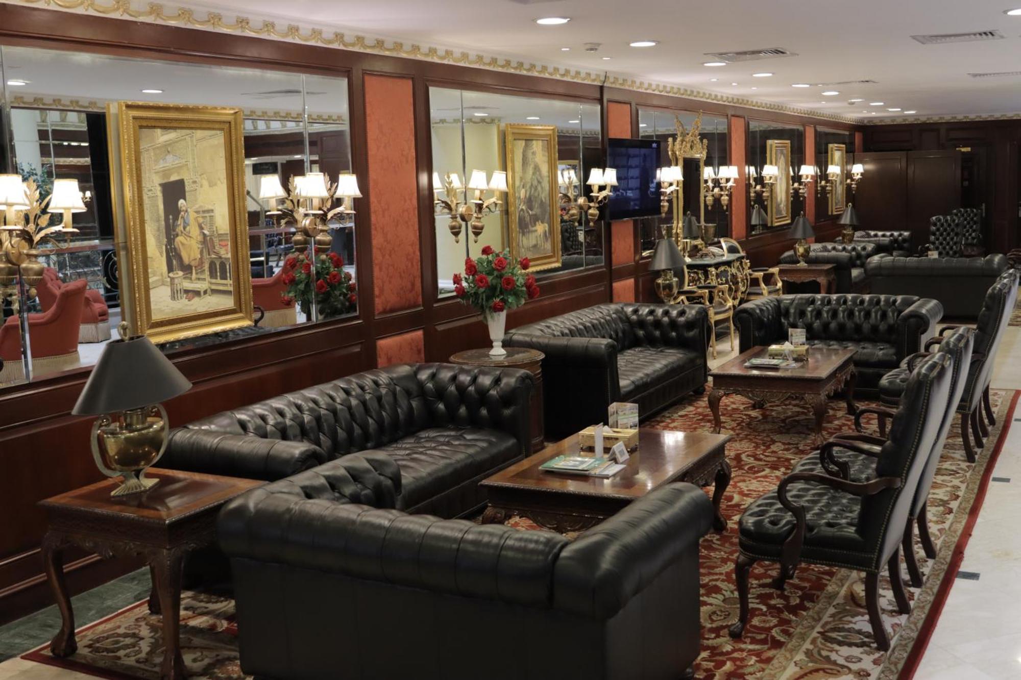 Habitat All Suites, Αλ Κομπάρ Εξωτερικό φωτογραφία The lounge at the airport