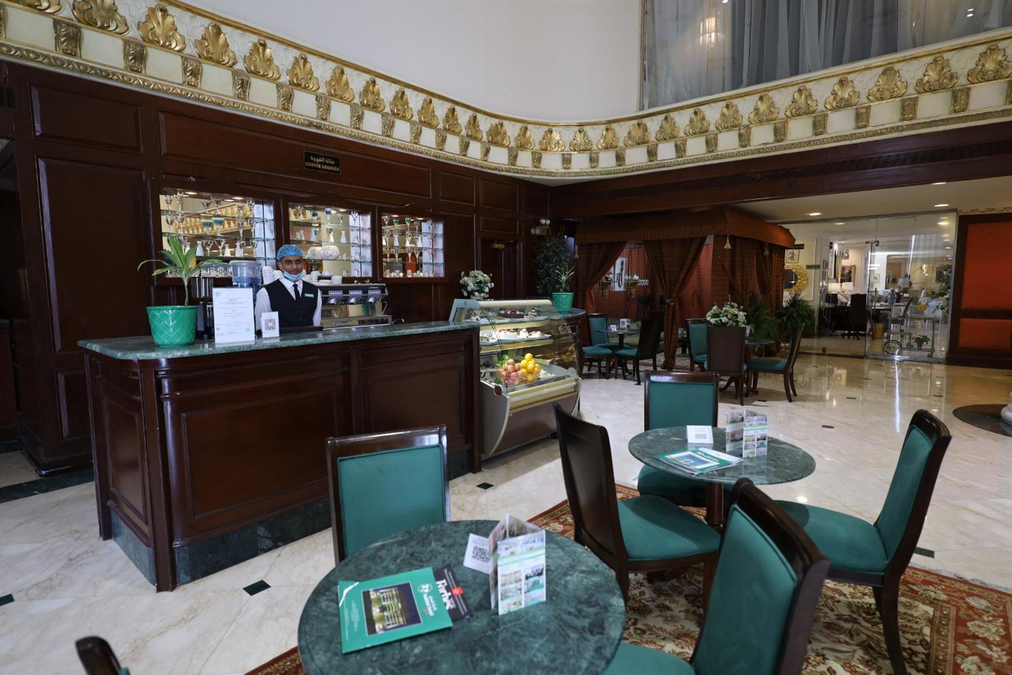 Habitat All Suites, Αλ Κομπάρ Εξωτερικό φωτογραφία Lobby