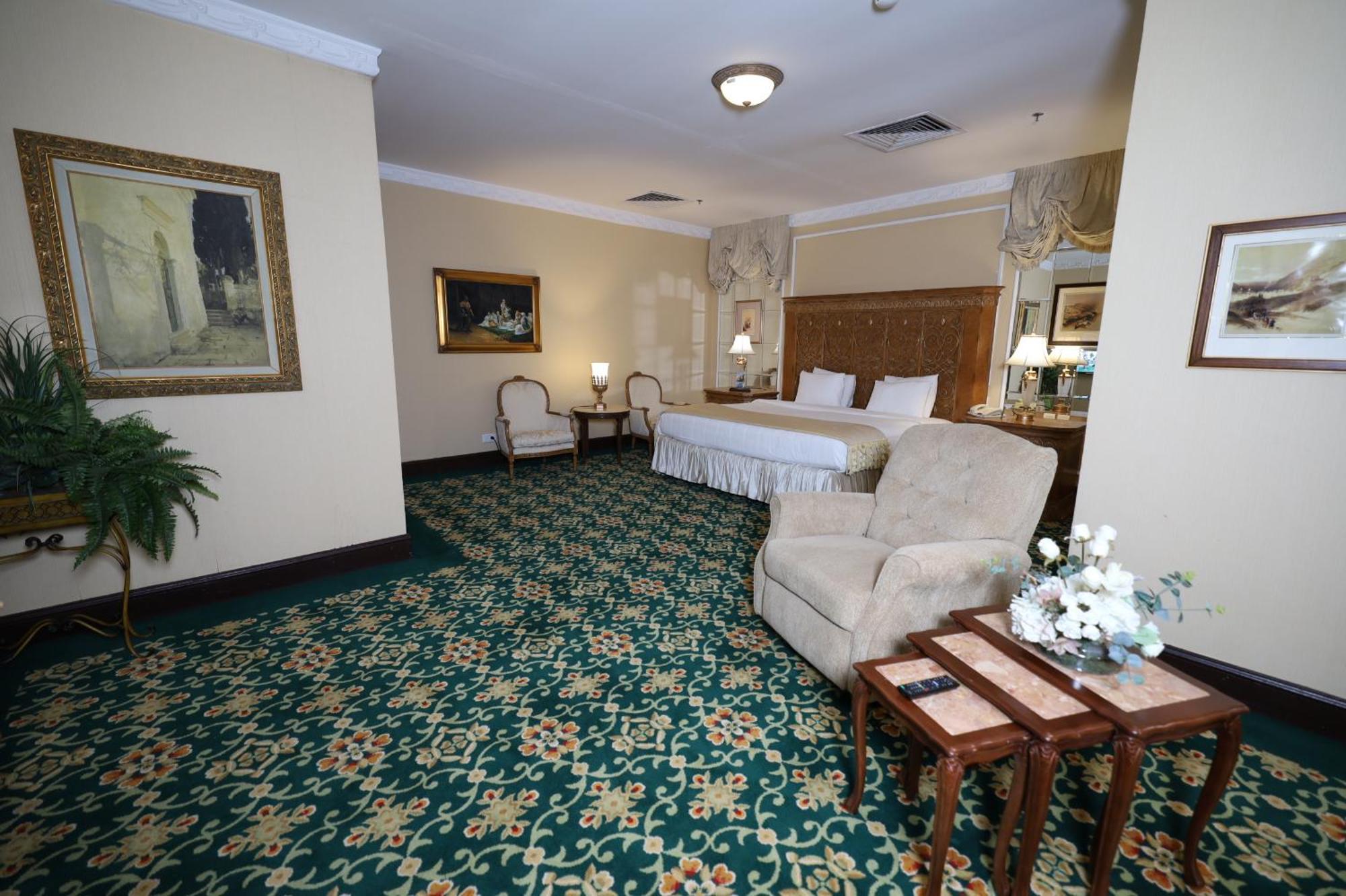 Habitat All Suites, Αλ Κομπάρ Εξωτερικό φωτογραφία A suite at the hotel
