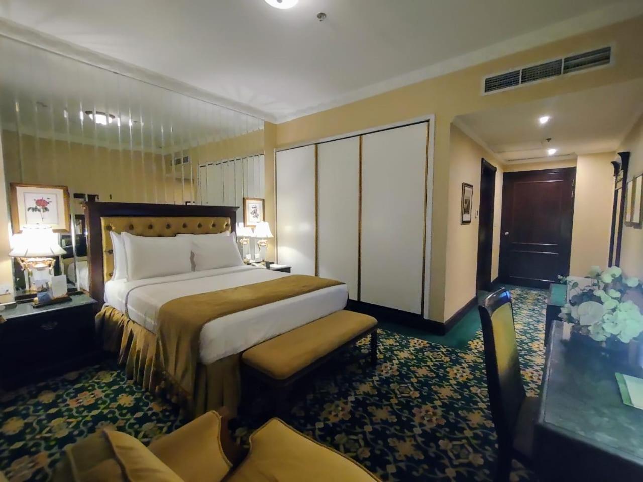 Habitat All Suites, Αλ Κομπάρ Εξωτερικό φωτογραφία A room at the hotel