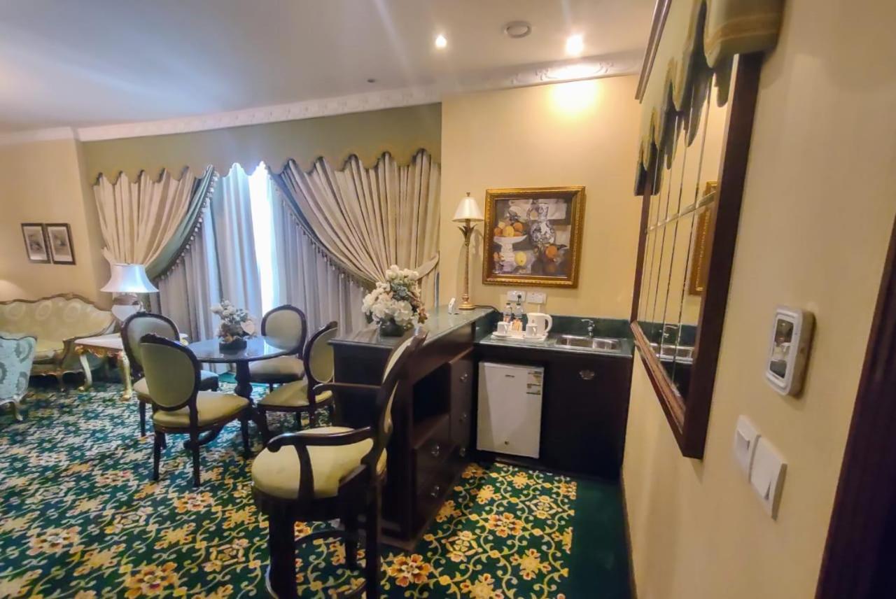 Habitat All Suites, Αλ Κομπάρ Εξωτερικό φωτογραφία